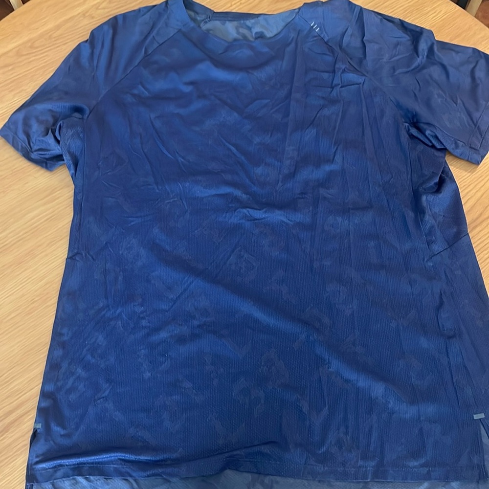 Camo blue lululemon workout short sleeve